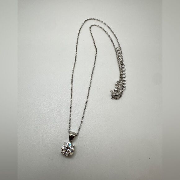 NIB Verozi 2ct (8mm) Moissanite stone solitaire necklace in sterling silver! - Picture 6 of 14